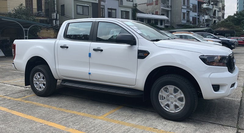 Hình ảnh ngoại thất ford ranger xls At 2021 2022 mới màu trắng tại ford thăng long