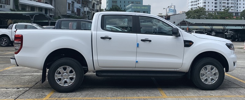 Hình ảnh ngoại thất ford ranger xls At 2021 2022 mới màu trắng tại ford thăng long