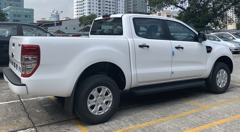 Hình ảnh ngoại thất ford ranger xls At 2021 2022 mới màu trắng tại ford thăng long